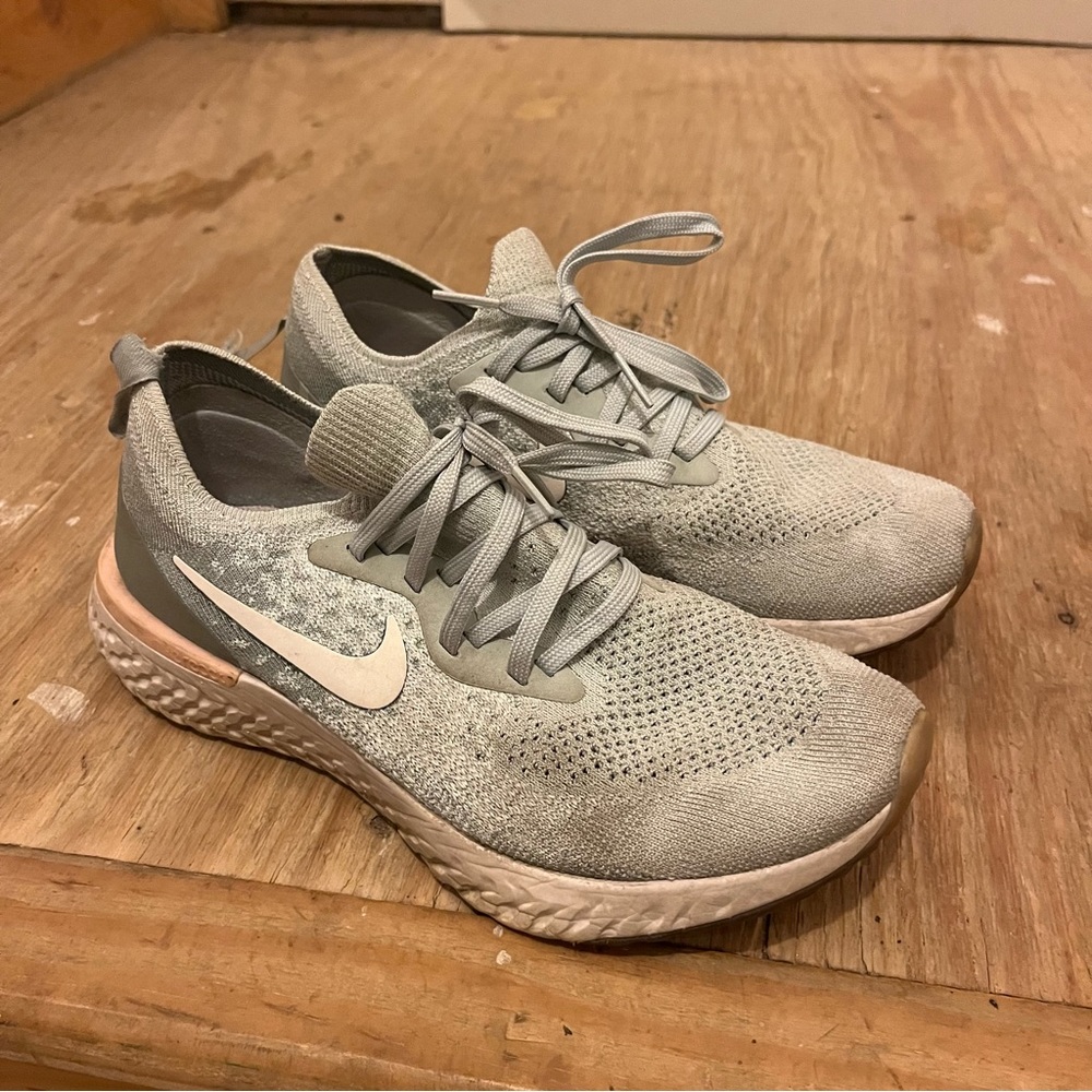 Nike fly knit gym shoes